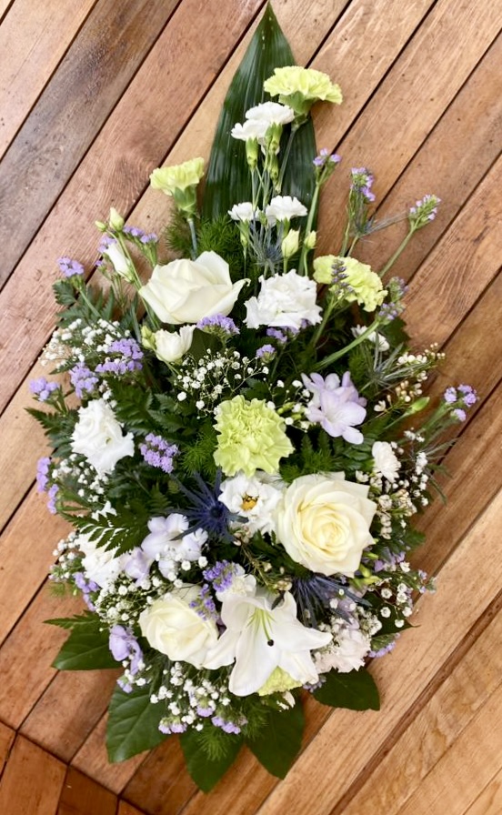 A warm and charming single ended spray in any colour of your choice.Same day delivery.Due to seasonal variations some items may be substituted to produce a display of equal quality and value.Professionally arranged by our expert florists with care.Delivered by hand by our own driver.Click & collect is also available